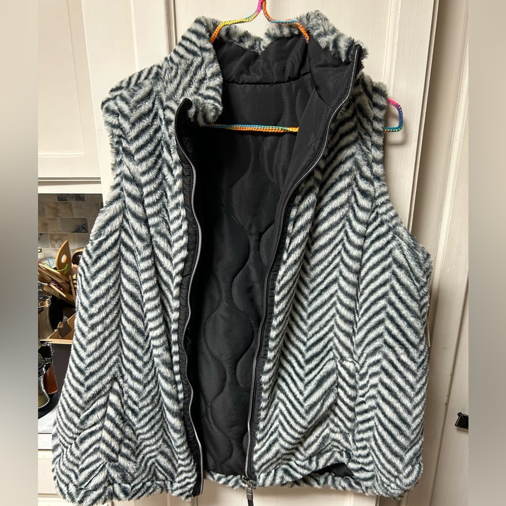 Molly & Isadora faux fur reversible vest